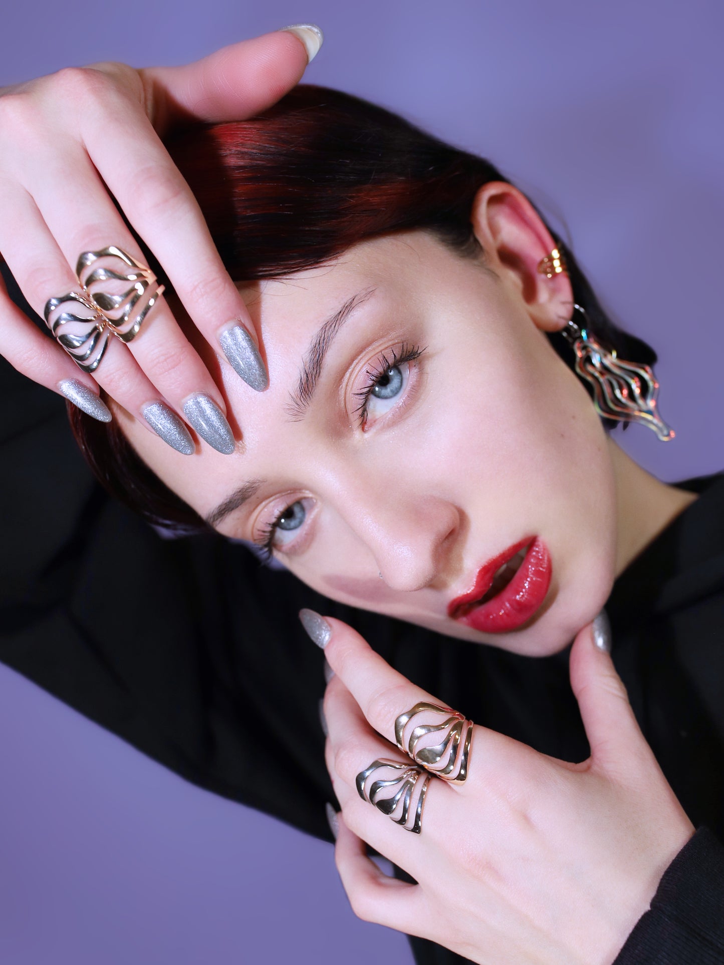 V-inspired ring symbolizing strength and feminine beauty. Adjustable open cuff design, available in stainless steel or brass. Handcrafted in Berlin.