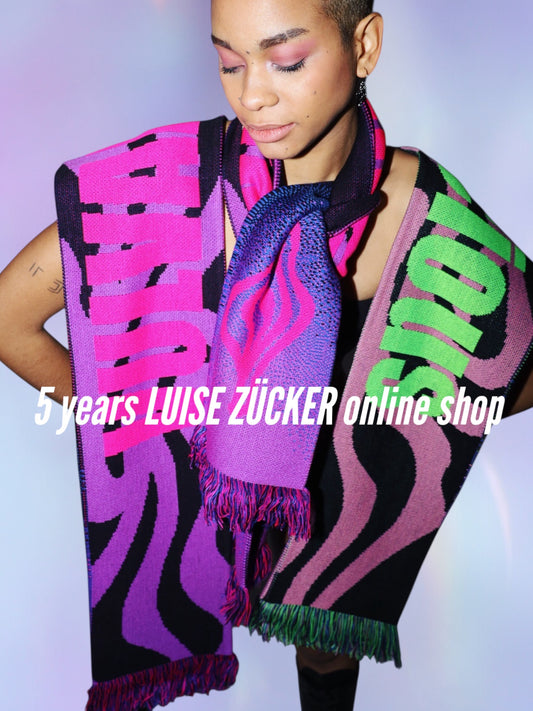 VULVAlicious scarf 5 year anniversary bundle